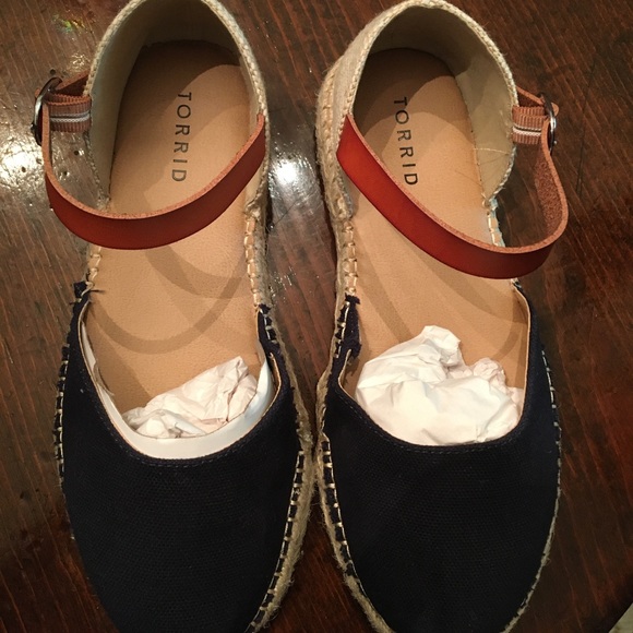 torrid Shoes - Torrid Navy Ankle Flats Size 8